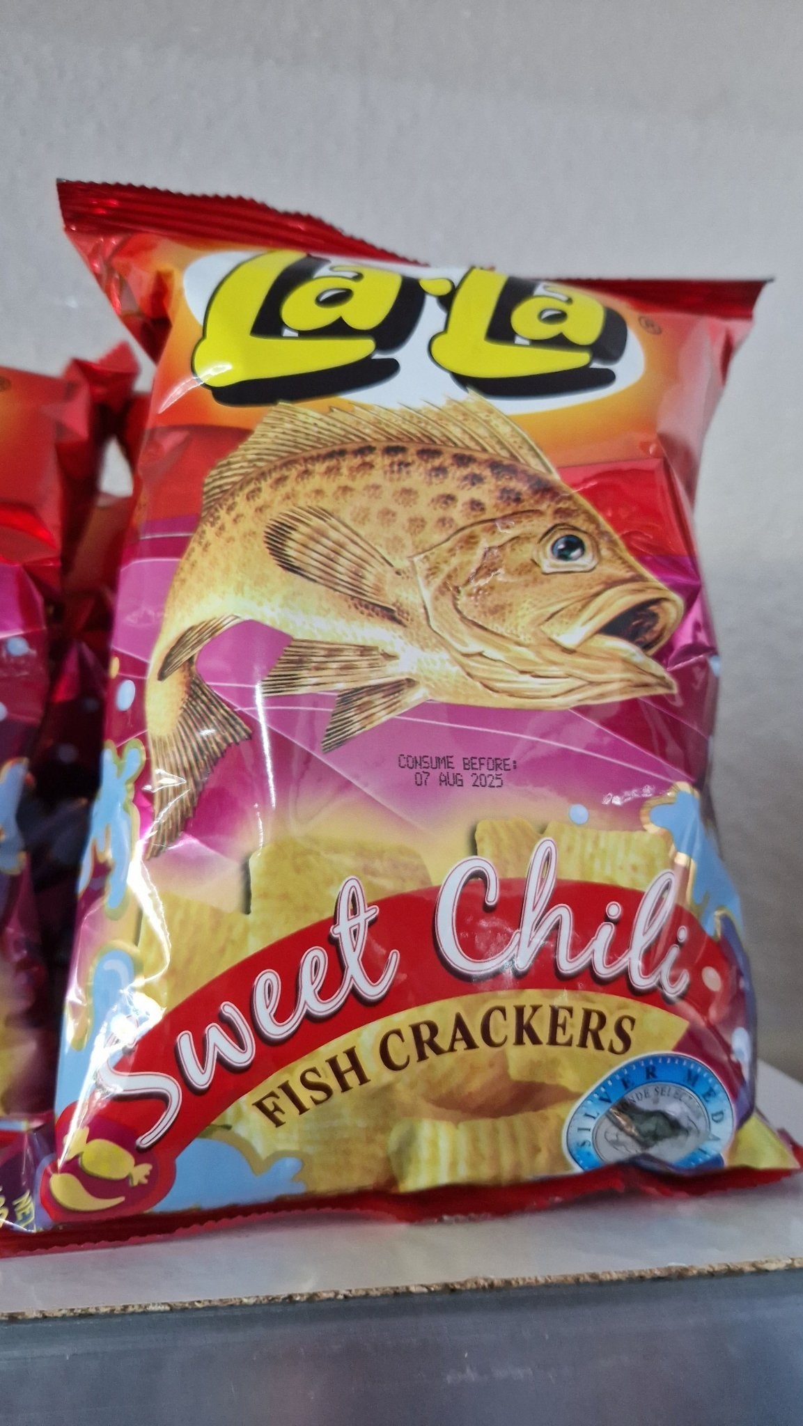 La La sweet chili fish Cracker 100g - Mabuhay Pinoy Asia Shop